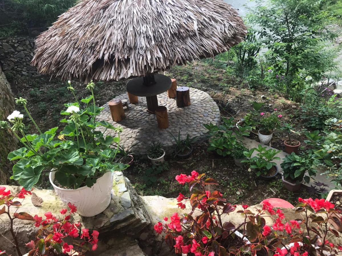 Dong Suoi H'Mong Homestay & Bungalow - Trek & Vegetarian Food Mu Cang Chai Eksteriør bilde